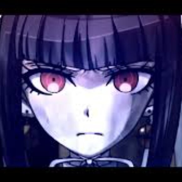 Meet your Posher, Celestia Ludenburg - Picture 2 of 4